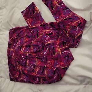 Lularoe tall abd curvy airplane legging